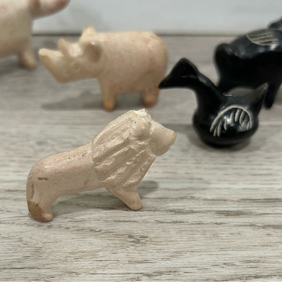 Vintage Mini Wooden Hand Carved Animals Set Of 6: 2 Pigs Lion Hippo Rhino Goose - Picture 8 of 10